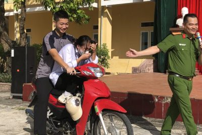 TUYÊN TRUYỀN PHÁP LUẬT VỀ AN TOÀN GIAO THÔNG VÀ PHÒNG CHỐNG MA TÚY HỌC ĐƯỜNG TẠI TRƯỜNG THPT LÝ TỰ TRỌNG